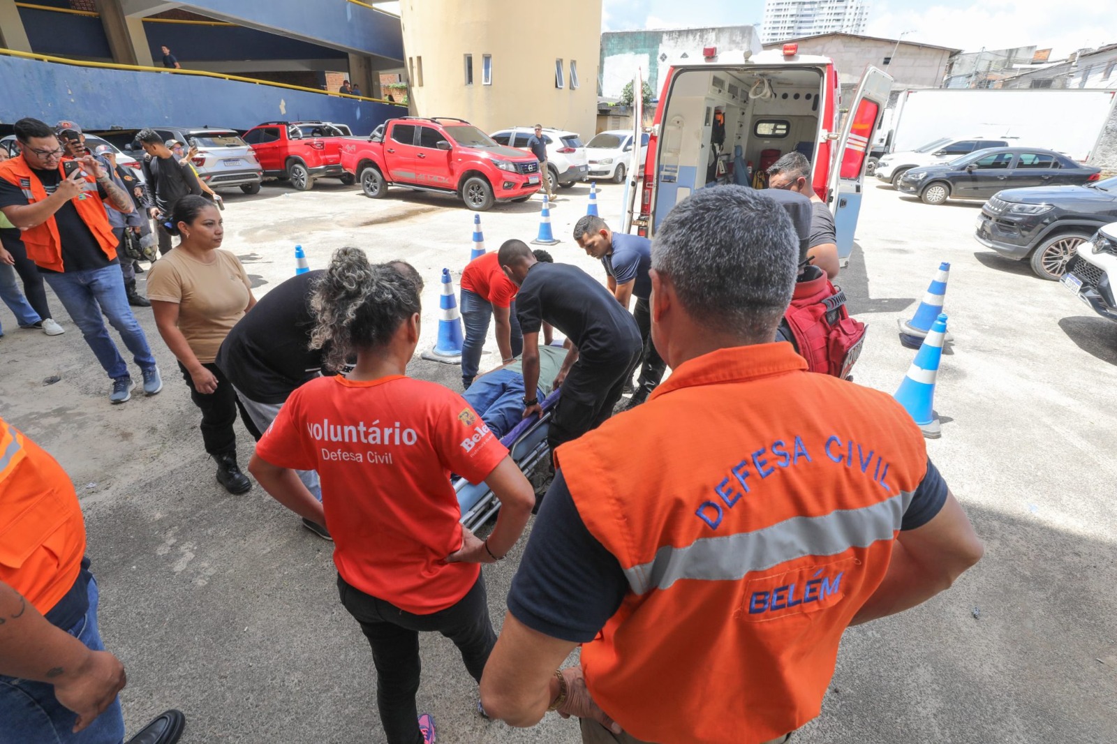 Voluntários no círio