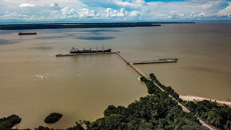 Foto area de um grande rio na Amazônia