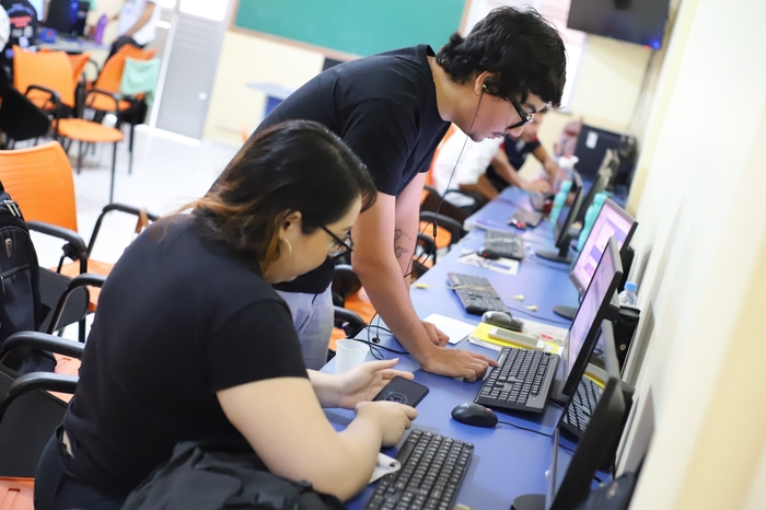 Estão abertas as inscrições para a turma de 2025 do "Curso técnico em Comunicação de Rádio e Televisão", da Escola de Comunicação Papa Francisco.