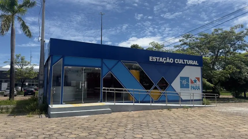 Fachada de uma Estação Cultural