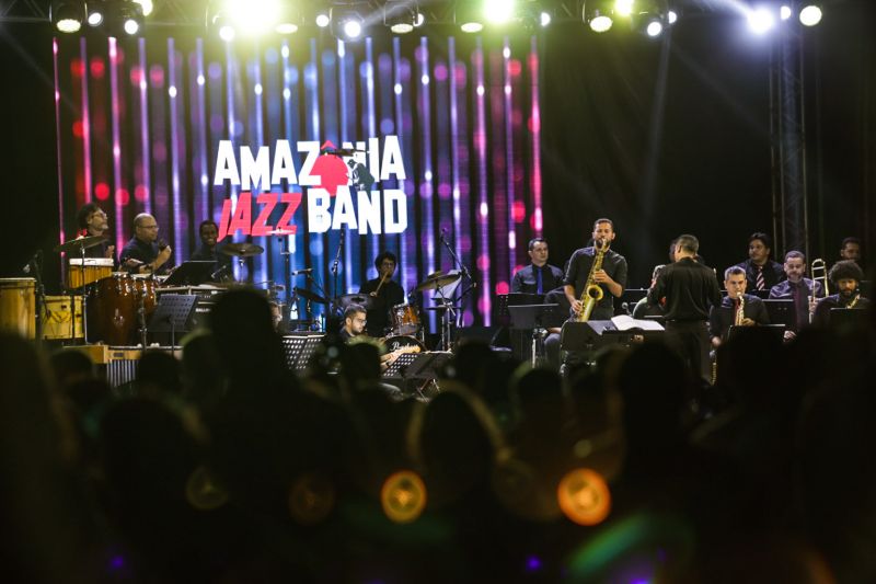 Imagens do Show de uma edição da Amazônia Jazz Band