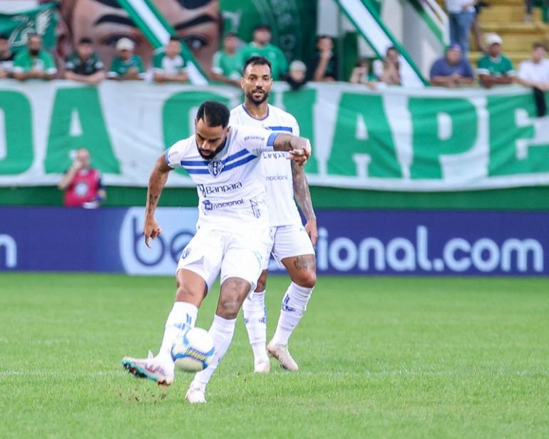 dois jogadores do paysandu 