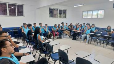 sala de aula com alunos