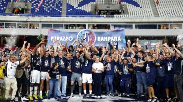 Clube do Remo levanta a taça Estrela do Norte (Foto: Camila Lima/ Portal Cultura)