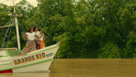 Duas mulheres sobre um barco 