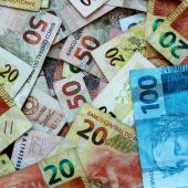 notas de dinheiro real