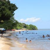 imagem de uma praia em outeiro 
