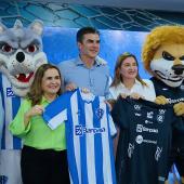 Governador e a vice do Estado do Pará ao lado dos mascotes dos times do Paysandu e Remo