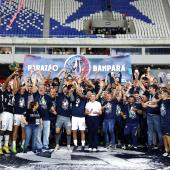 Clube do Remo levanta a taça Estrela do Norte (Foto: Camila Lima/ Portal Cultura)